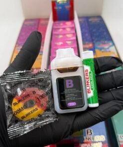 Blinkers Flip dual-chamber device with 100mg edible and hash hole