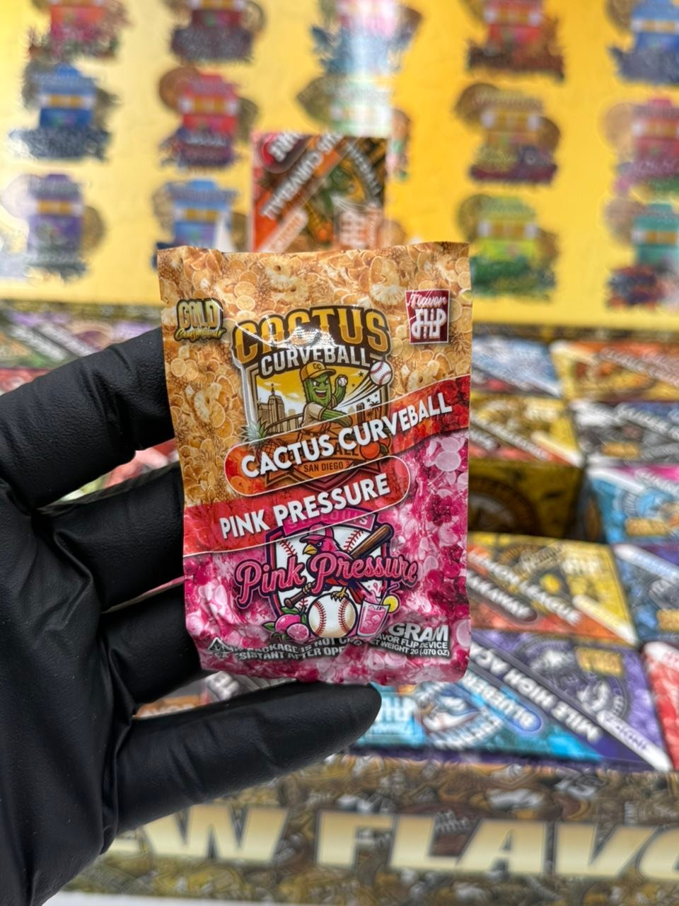 Gold Coast Clear Flavor Flip 2G Dual-Flavor Disposable — Gallery View 3 Gold Coast Clear Flavor Flip 2G Dual-Flavor Disposable — gallery view 3