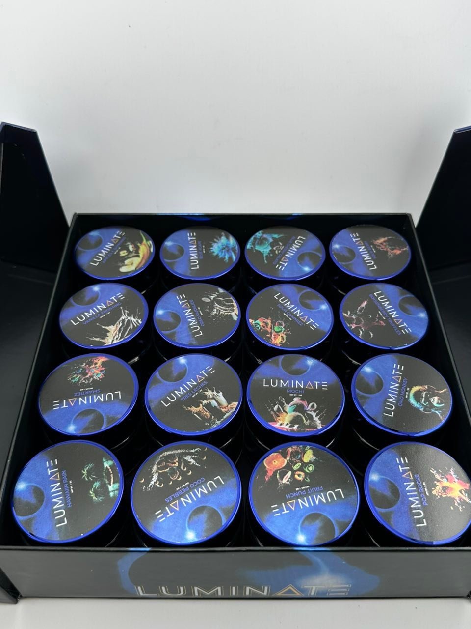Luminate Live Resin Sugar 16 × 1OZ Mixed-Strain Case — Gallery View 2 Luminate Live Resin Sugar 16 × 1OZ Mixed-Strain Case — gallery view 2
